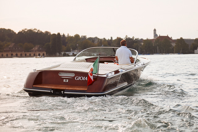 Colombozuerichseeeventsclassicboatcharter